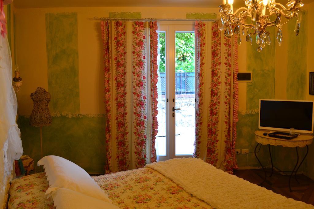 La Maison Delle Favole Десенцано дел Гарда Стая снимка